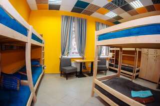 Хостелы Papa`s Чернигов Кровать в общем номере для мужчин и женщин с 10 кроватями-2